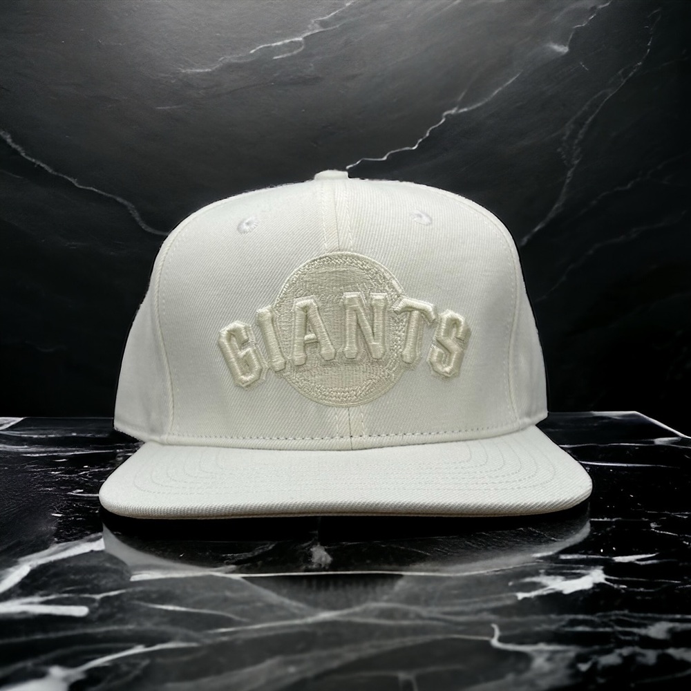 NEW San Francisco Giants PRO STANDARD White SnapBack Hat MLB Official Cap